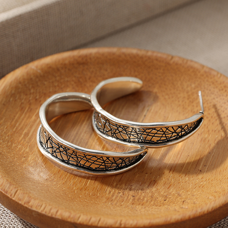 Women's Hand-Carved C-Shaped Earrings, Hip-Hop Style Accessories